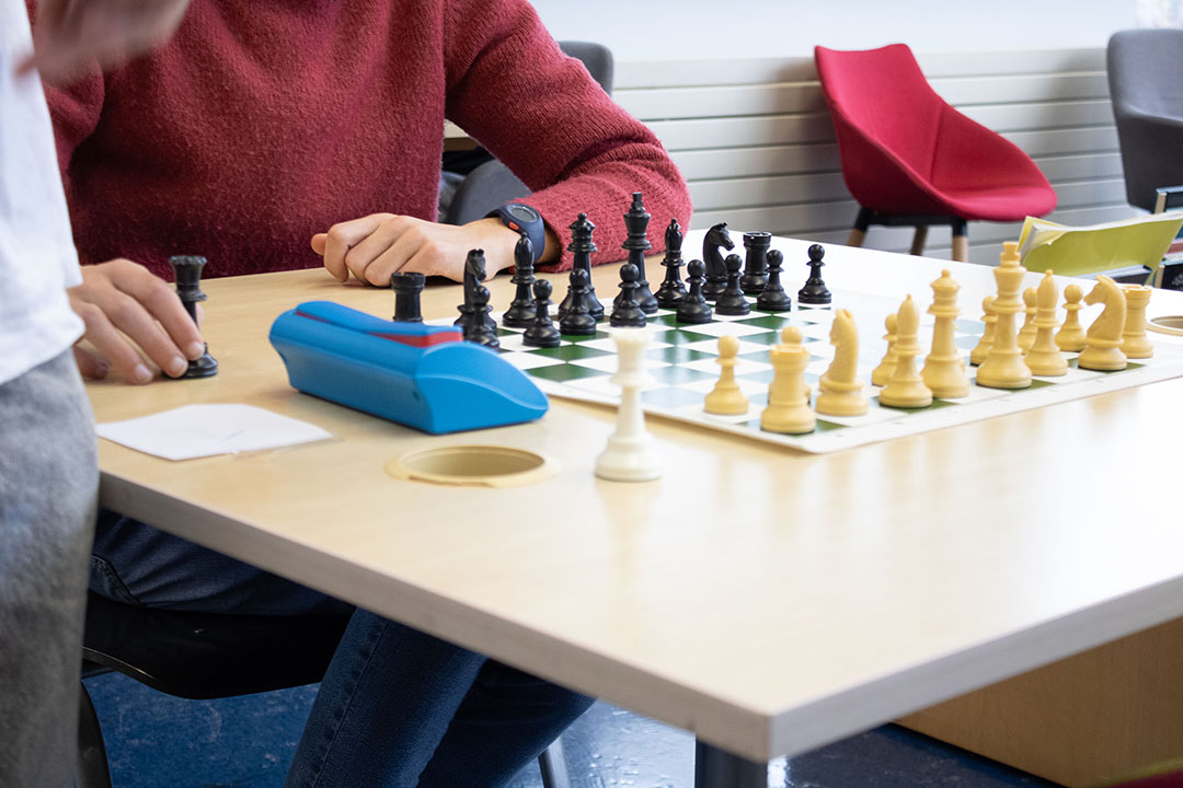 Photographie prise durant le tournoi de blitz de décembre 2025 à la BU du Mont Houy